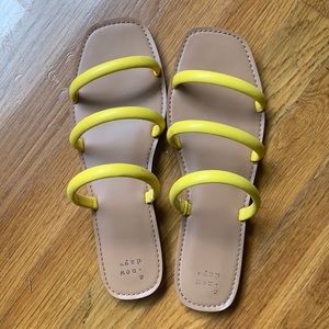 Excellent condition sandals